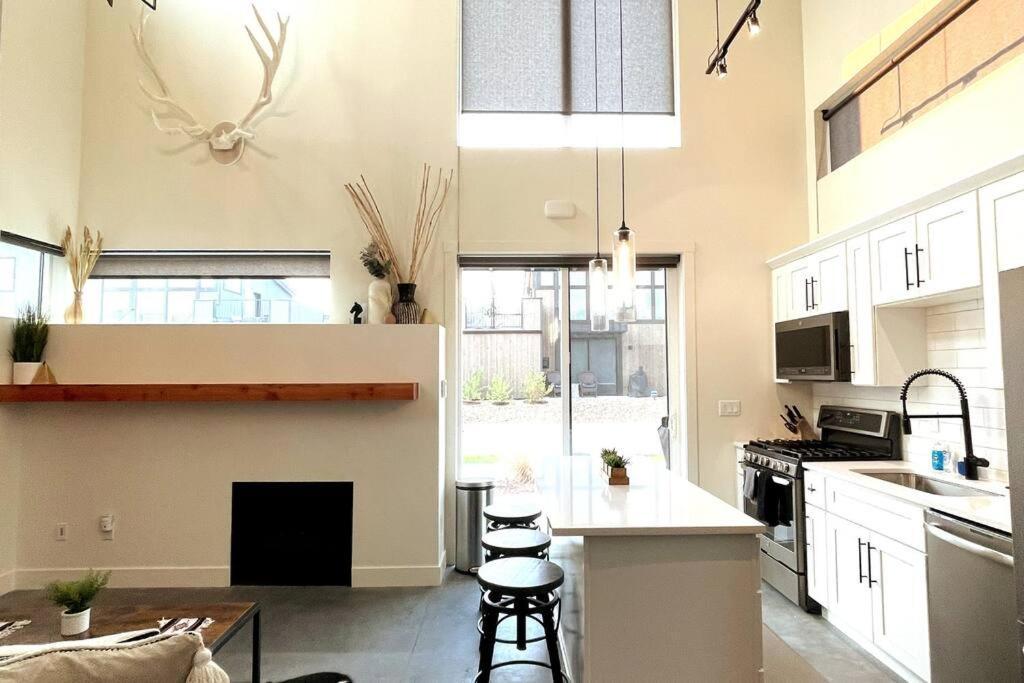 Brand New Upscale Home- Best Location! Whitefish Εξωτερικό φωτογραφία