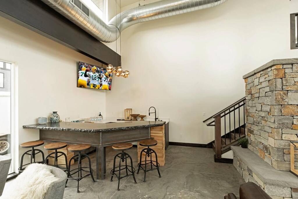 Brand New Upscale Home- Best Location! Whitefish Εξωτερικό φωτογραφία