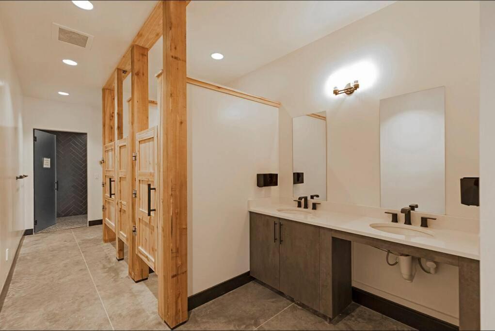 Brand New Upscale Home- Best Location! Whitefish Εξωτερικό φωτογραφία